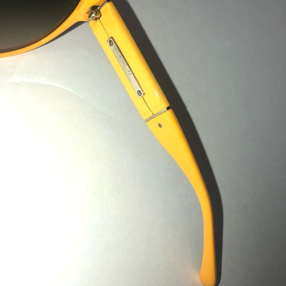Chanel Yellow Sporty Women’s Sunglasses Italy - Picture 3 of 6
